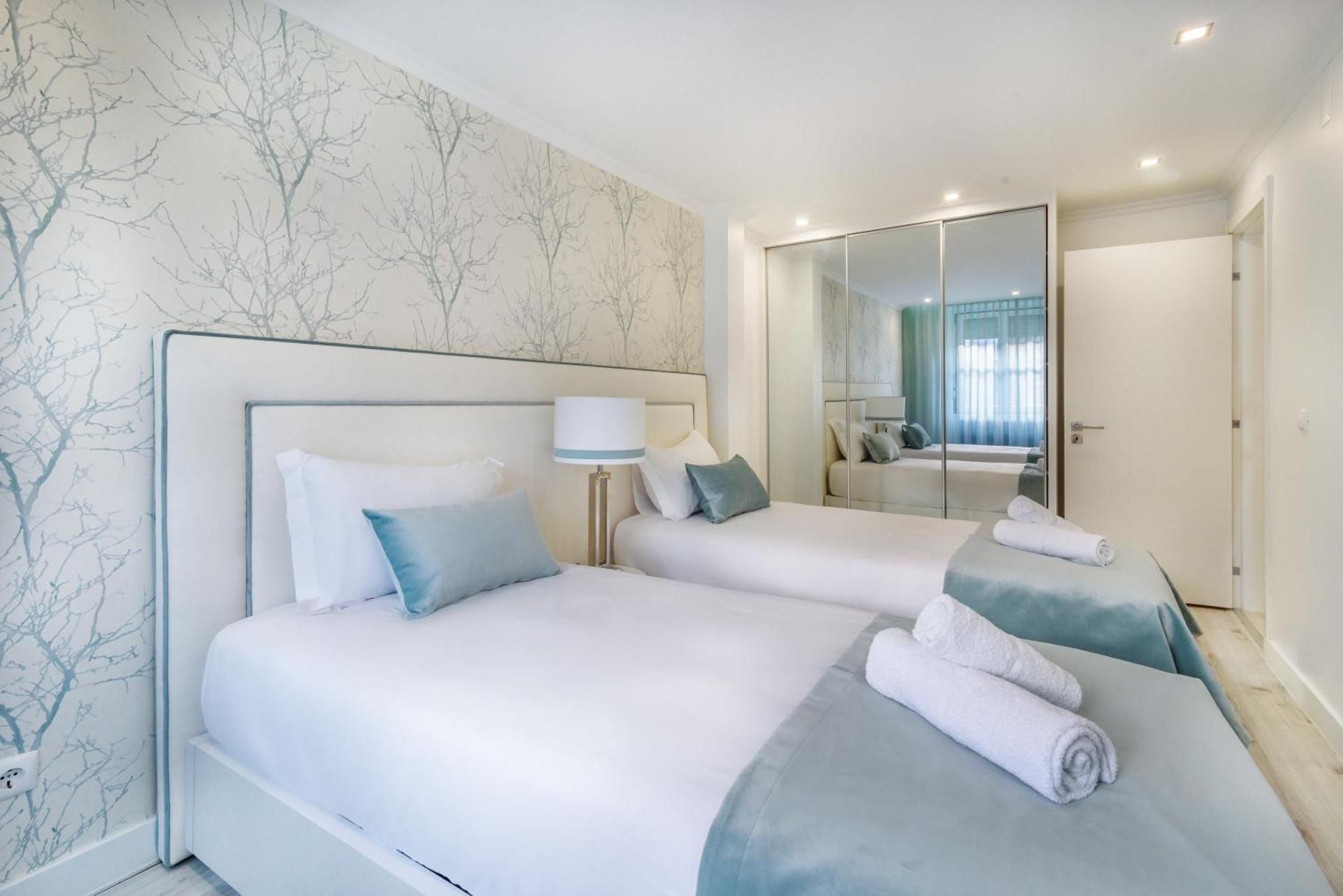 Whome City Chic Escape: Your Stylish Haven In Downtown Lisboa Exterior foto