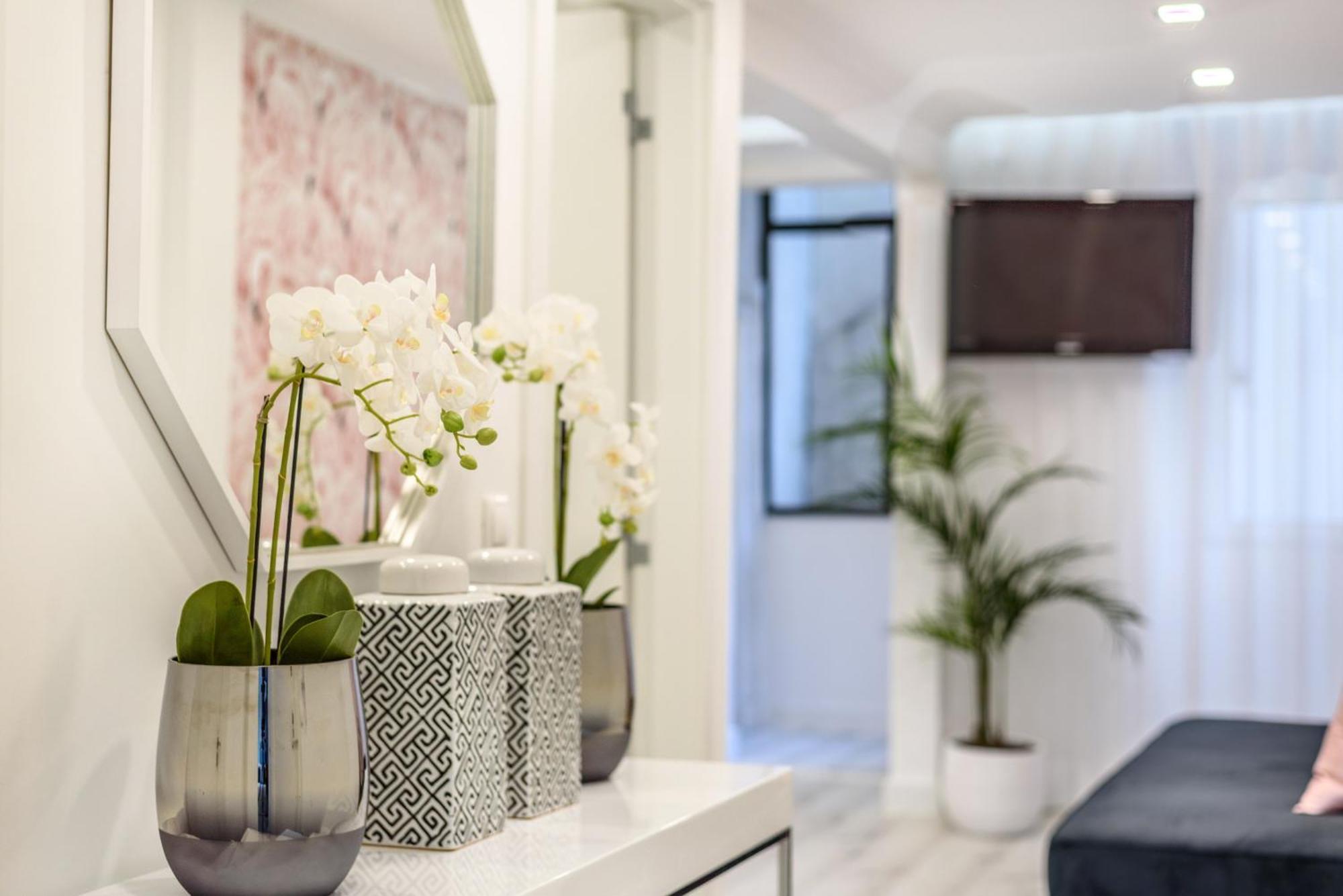 Whome City Chic Escape: Your Stylish Haven In Downtown Lisboa Exterior foto